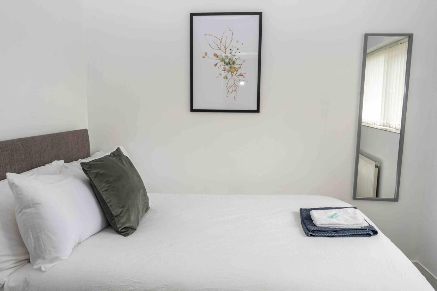 Comfortable And Convenient 3 Bedroom House With Parking Handsworth Eksteriør bilde