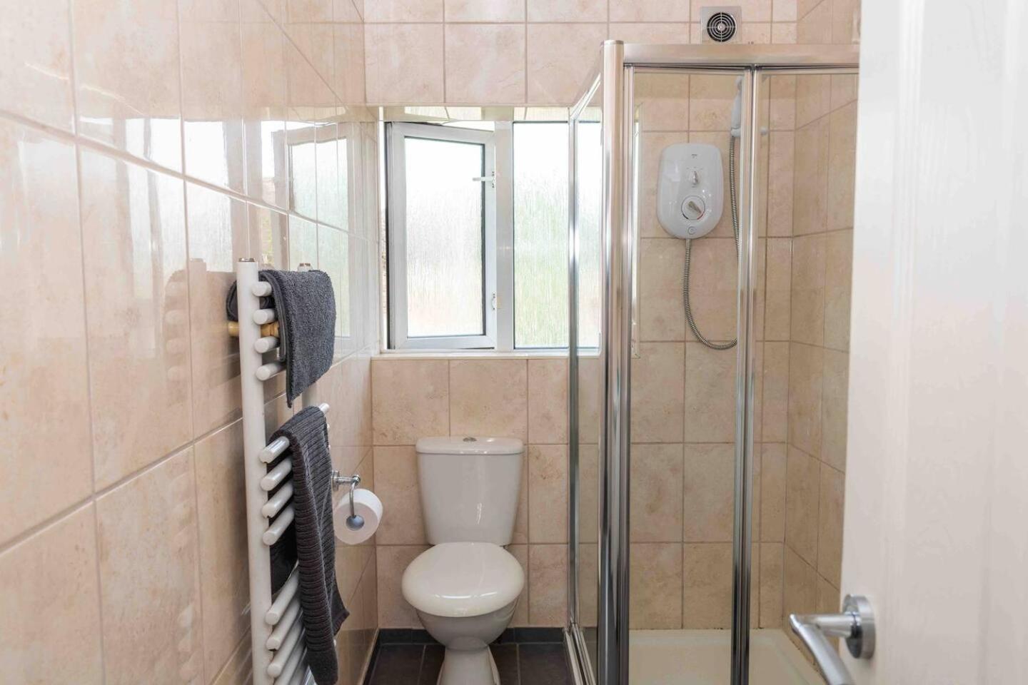 Comfortable And Convenient 3 Bedroom House With Parking Handsworth Eksteriør bilde