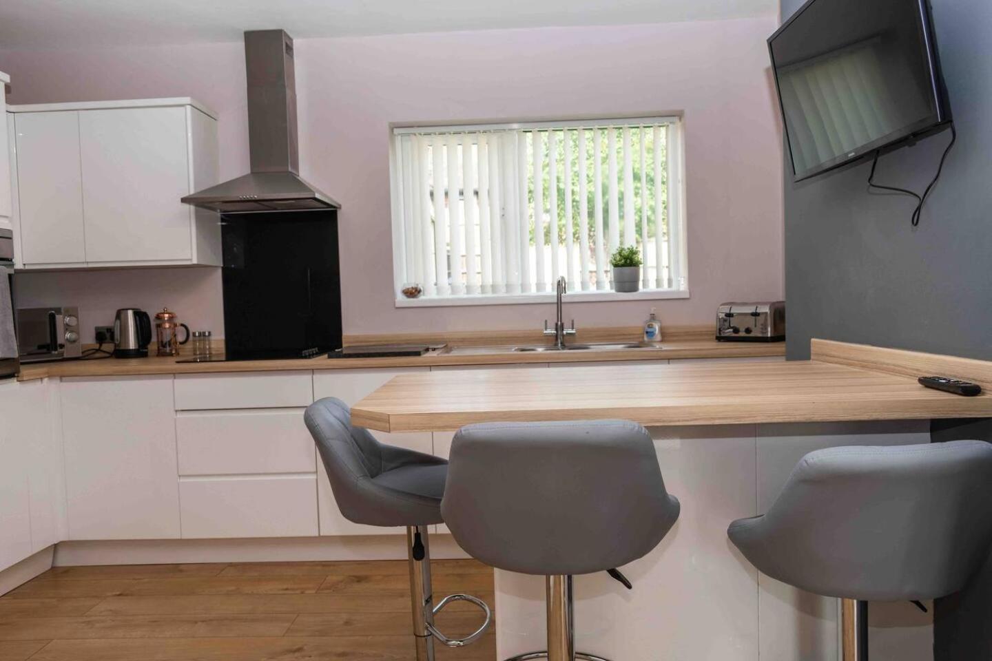 Comfortable And Convenient 3 Bedroom House With Parking Handsworth Eksteriør bilde
