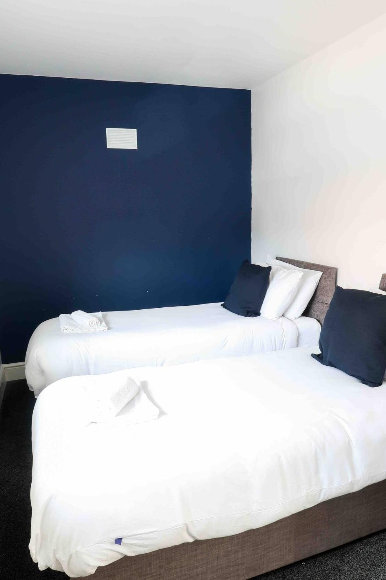 Comfortable And Convenient 3 Bedroom House With Parking Handsworth Eksteriør bilde